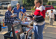 There were many customers who found bargains